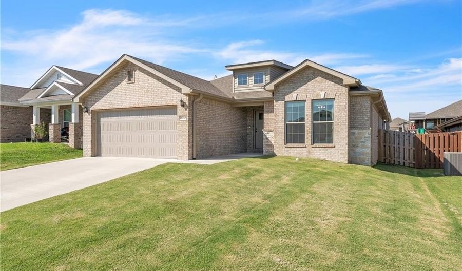 6103 NW Hoover St, Bentonville, AR 72713 - 3 Beds, 2 Bath