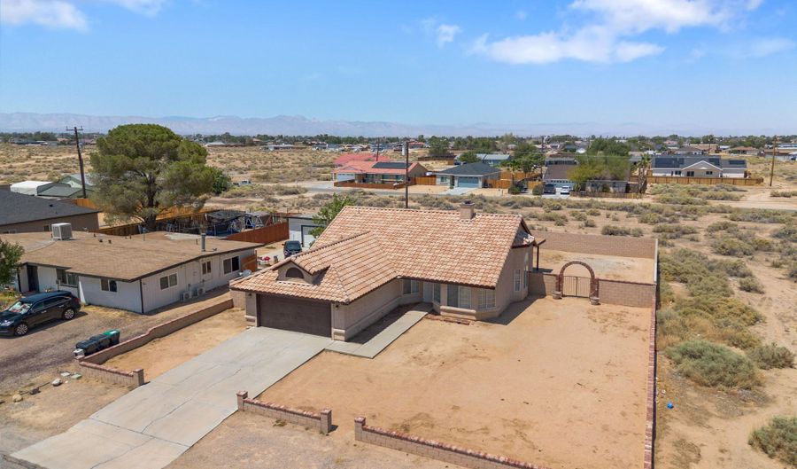 9237 Peach Ave, California City, CA 93505 - 3 Beds, 2 Bath