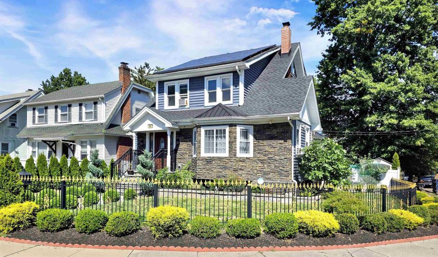 64 VAN HOUTEN Pl, Belleville, NJ 07109 - 5 Beds, 2 Bath