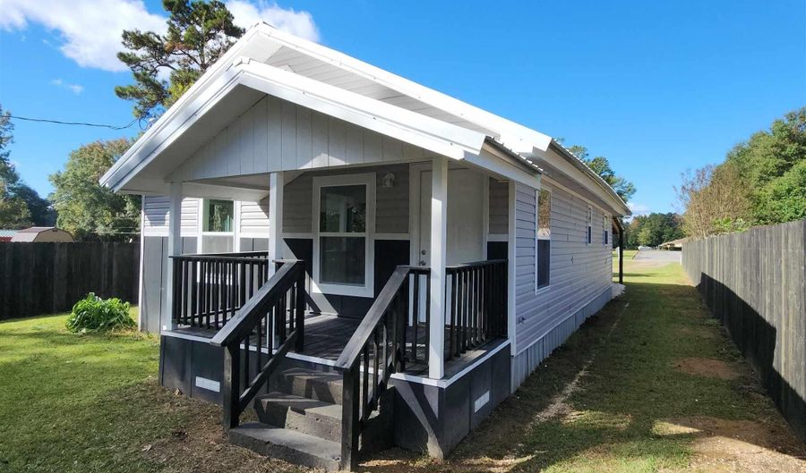 213 Wilson Ave, Atmore, AL 36502 - 3 Beds, 2 Bath