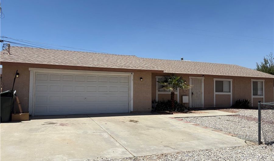 13508 Mohawk Rd, Apple Valley, CA 92308 - 3 Beds, 2 Bath