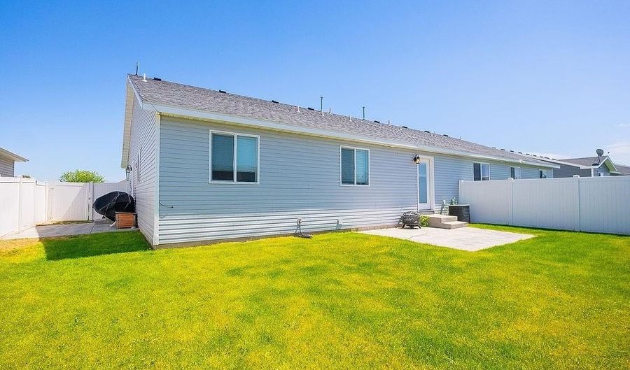 1083 Pinewood, Chubbuck, ID 83202 - 3 Beds, 2 Bath