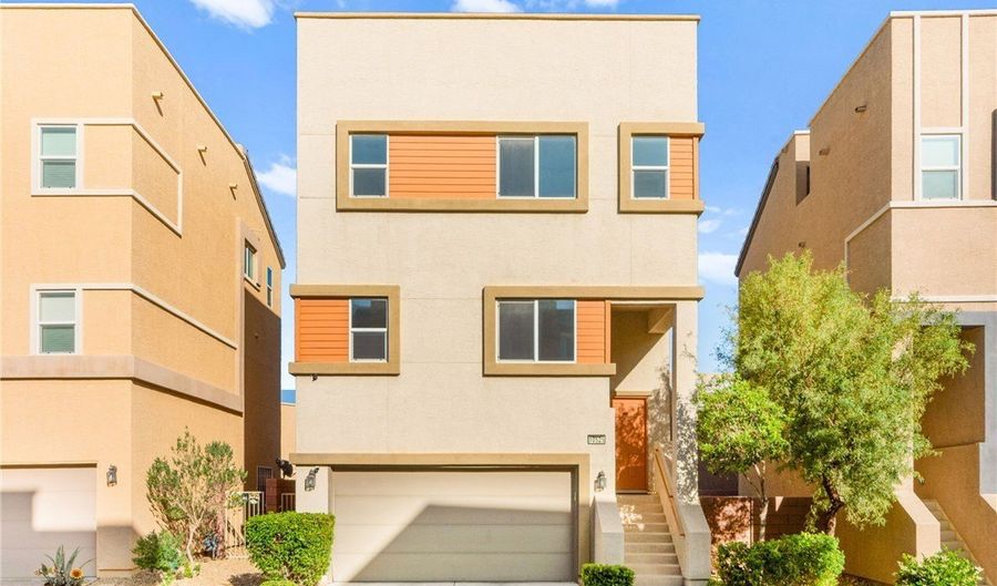 10525 Shiny Skies Dr, Las Vegas, NV 89129 - 2 Beds, 3 Bath