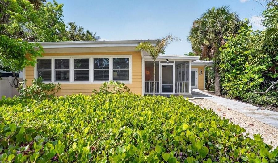 317 N BAY Blvd, Anna Maria, FL 34216 - 3 Beds, 3 Bath