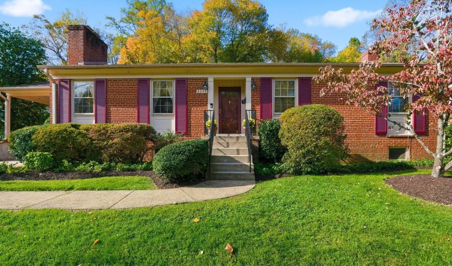 8200 BEECH TREE Rd, Bethesda, MD 20817 - 3 Beds, 3 Bath