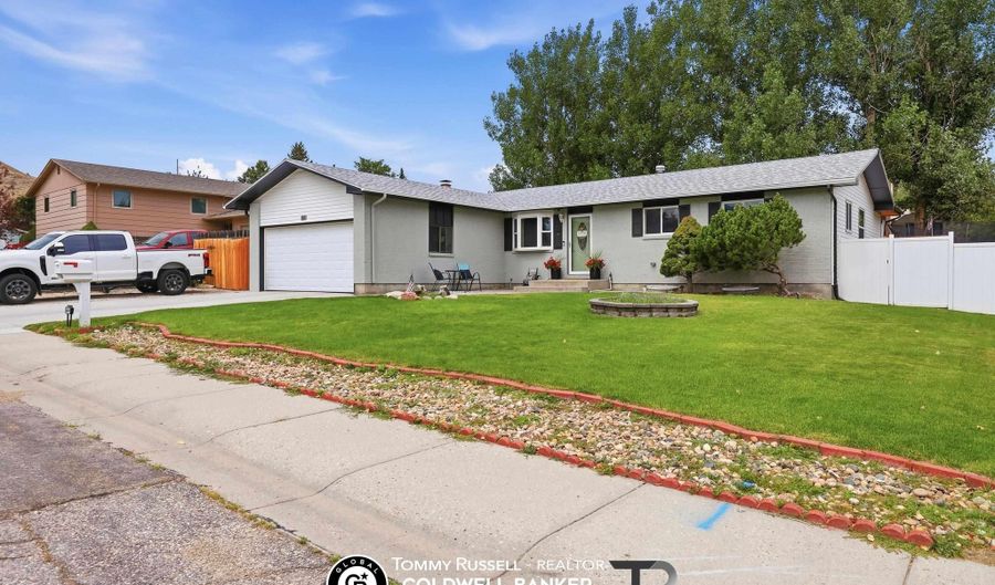 4470 Oriole Ct, Casper, WY 82604 - 6 Beds, 3 Bath