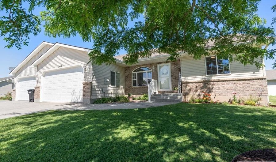 263 S Bridger Dr, Ammon, ID 83406 - 2 Beds, 2 Bath