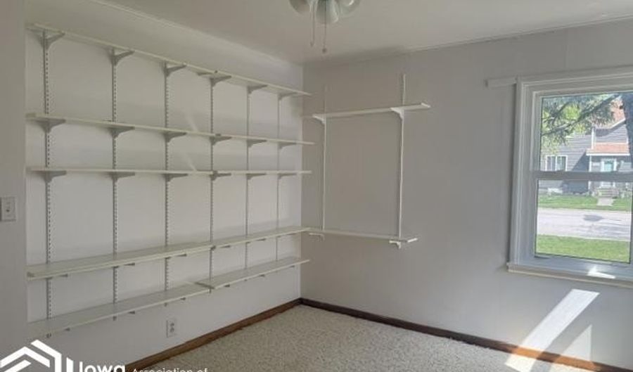 500 7th St, Armstrong, IA 50514 - 2 Beds, 1 Bath