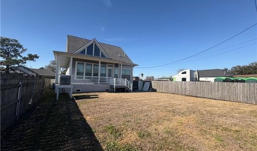 1529 SCHNELL Dr, Arabi, LA 70032 - 3 Beds, 3 Bath