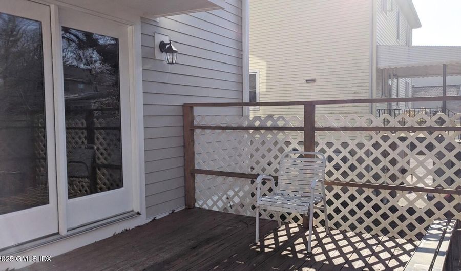 82 Cos Cob Ave, Cos Cob, CT 06807 - 3 Beds, 3 Bath