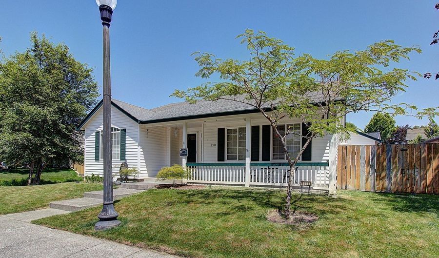 1313 NE 17TH Ave, Battle Ground, WA 98604 - 3 Beds, 2 Bath