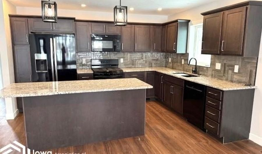 1414 E Linden St, Algona, IA 50511 - 3 Beds, 2 Bath