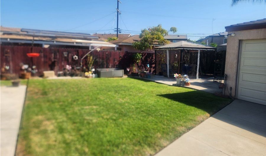11506 Wadsworth Ave, Los Angeles, CA 90059 - 2 Beds, 1 Bath