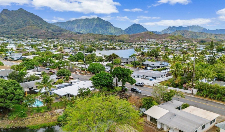 743 Akumu St, Kailua, HI 96734 - 4 Beds, 2 Bath