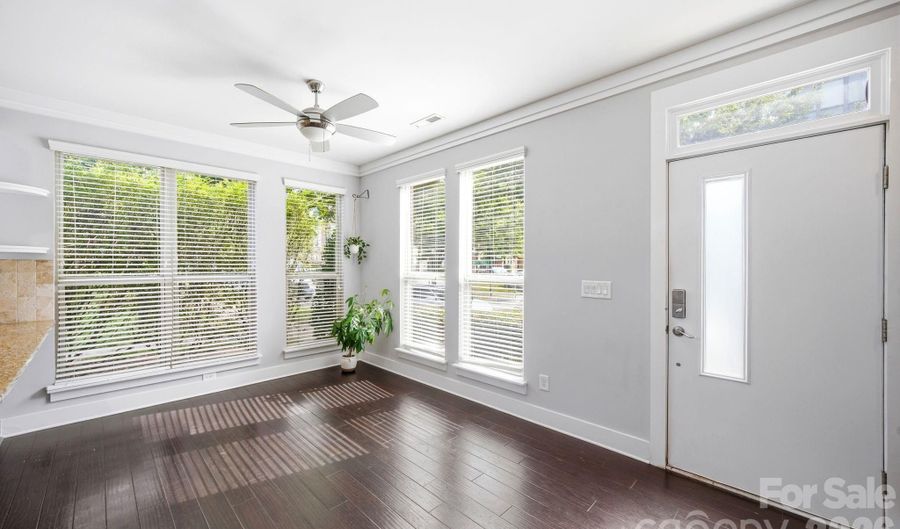 923 Warren Burgess Ln, Charlotte, NC 28205 - 2 Beds, 3 Bath
