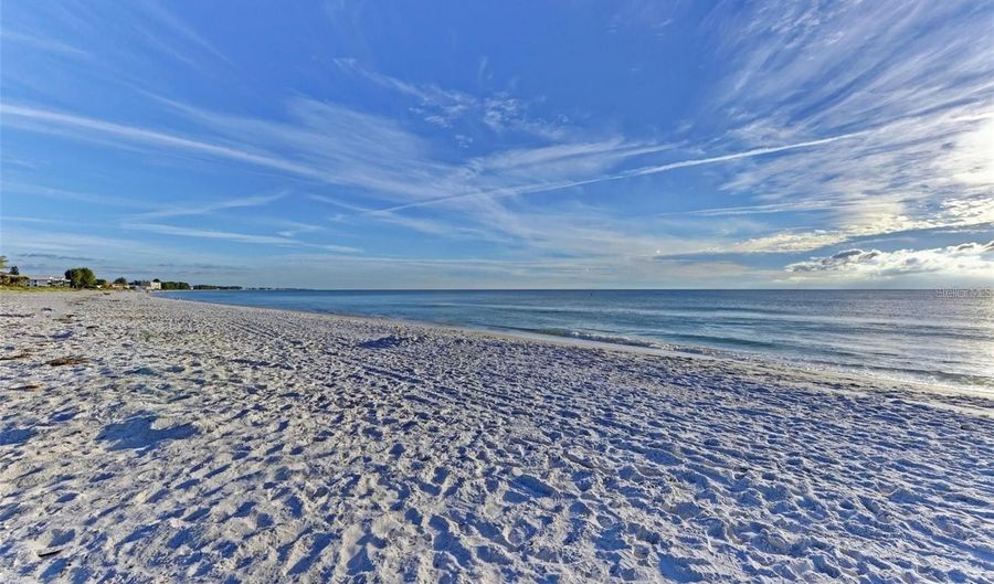 136 CRESCENT Dr, Anna Maria, FL 34216 - 2 Beds, 2 Bath