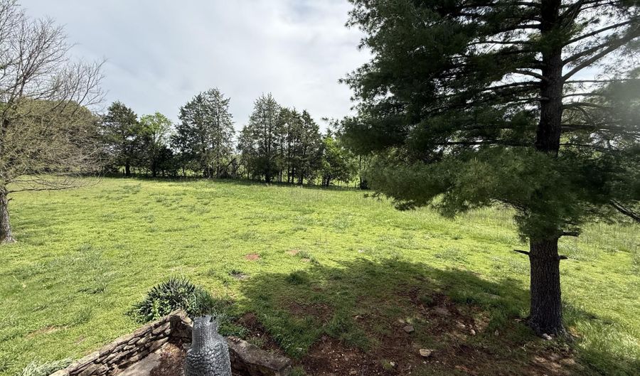 21611 Farm Road 2090, Aurora, MO 65605 - 3 Beds, 2 Bath