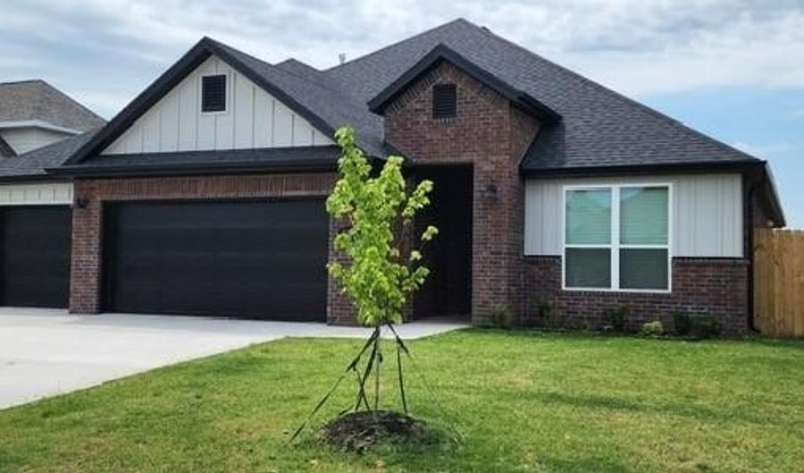 5301 SW Firethorn Ln, Bentonville, AR 72713 - 4 Beds, 3 Bath