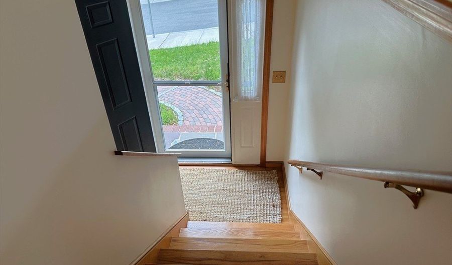 15 Curlew St, Boston, MA 02132 - 4 Beds, 2 Bath