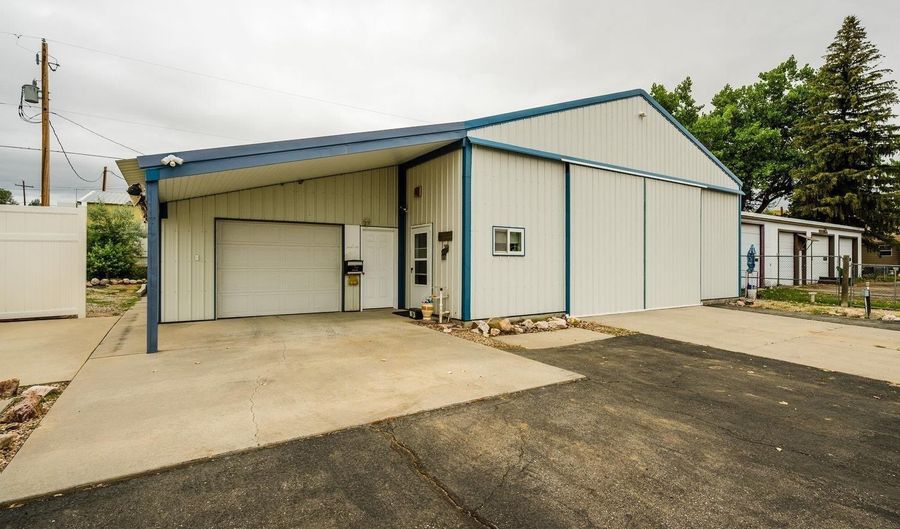 202 Balsam St, Buffalo, WY 82834 - 1 Beds, 2 Bath