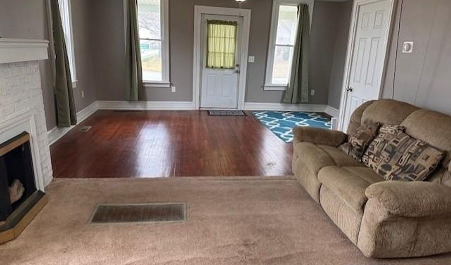 403 W Old 36, Alexander, IL 62601 - 2 Beds, 1 Bath