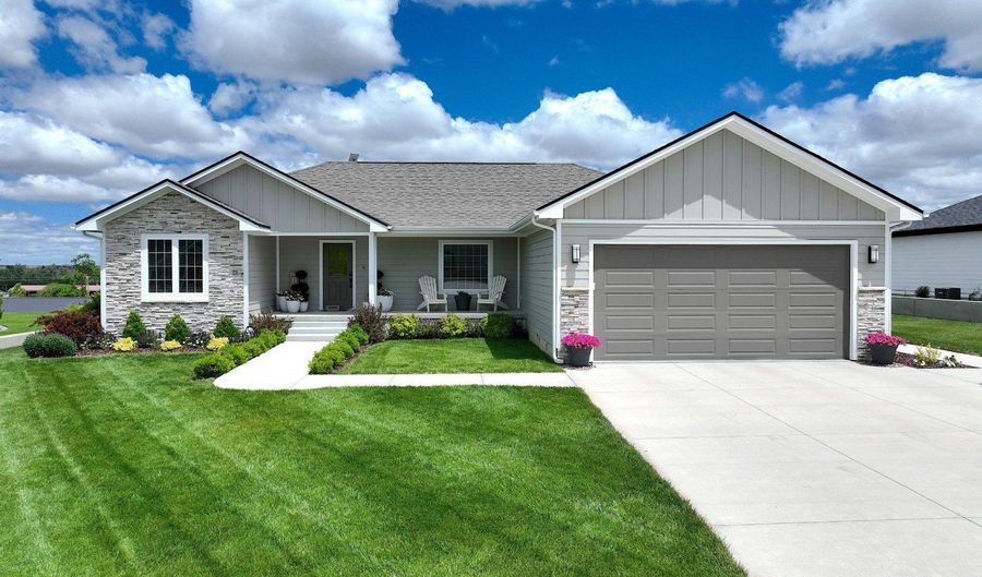 1005 Logan St, Atwood, KS 67730 - 5 Beds, 3 Bath