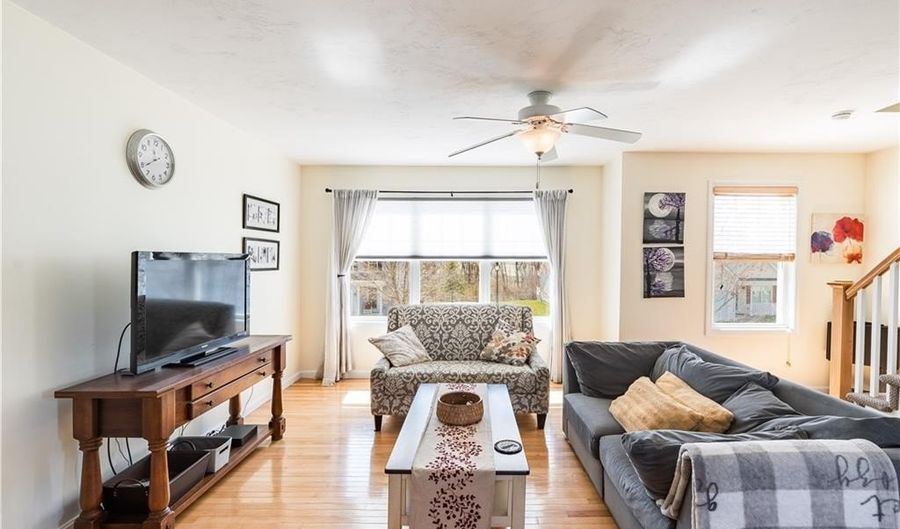 27 Streamview Dr, Cumberland, RI 02864 - 2 Beds, 2 Bath