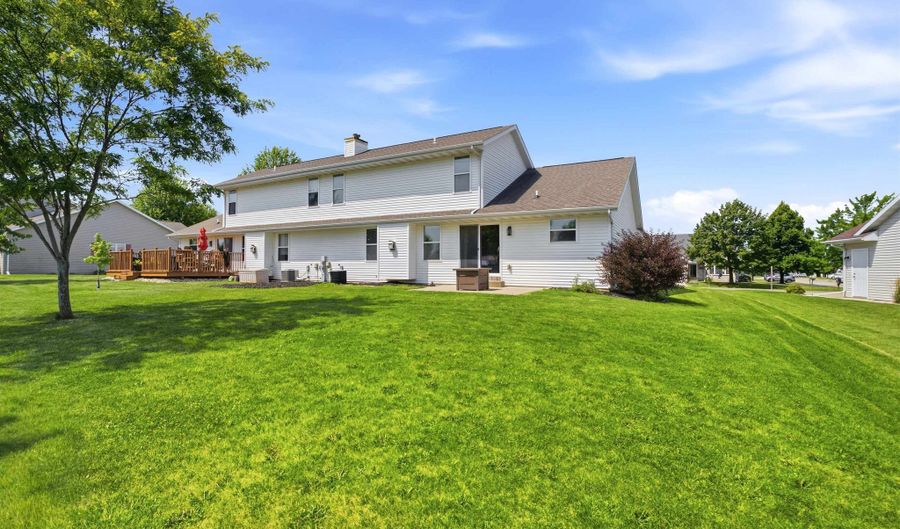 N9678 HOPFENSPERGER Road, Appleton, WI 54915 - 3 Beds, 2 Bath