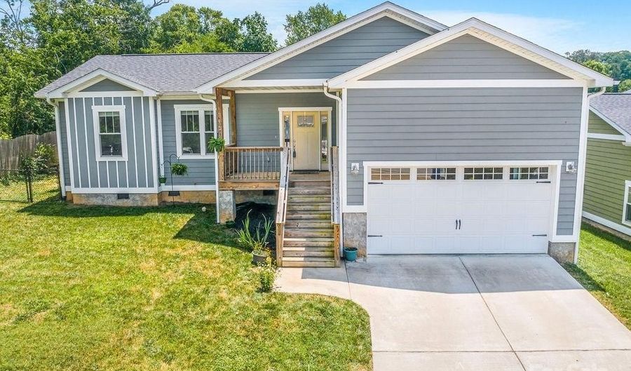 11 May St, Asheville, NC 28803 - 3 Beds, 2 Bath