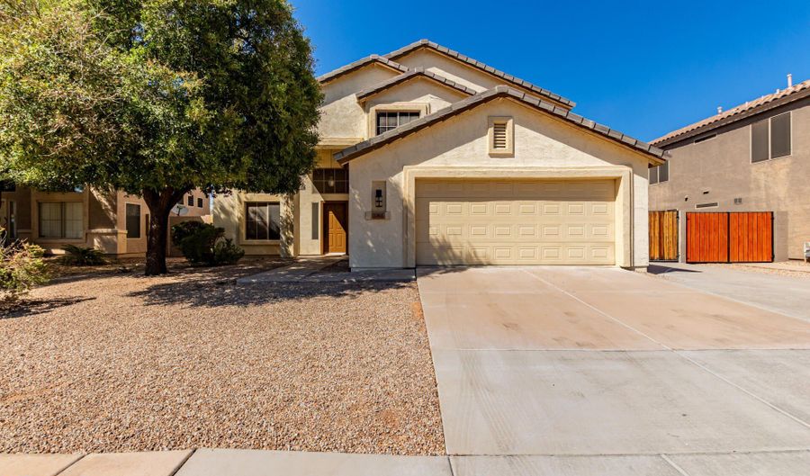 2302 E TORREY PINES Pl, Chandler, AZ 85249 - 3 Beds, 3 Bath