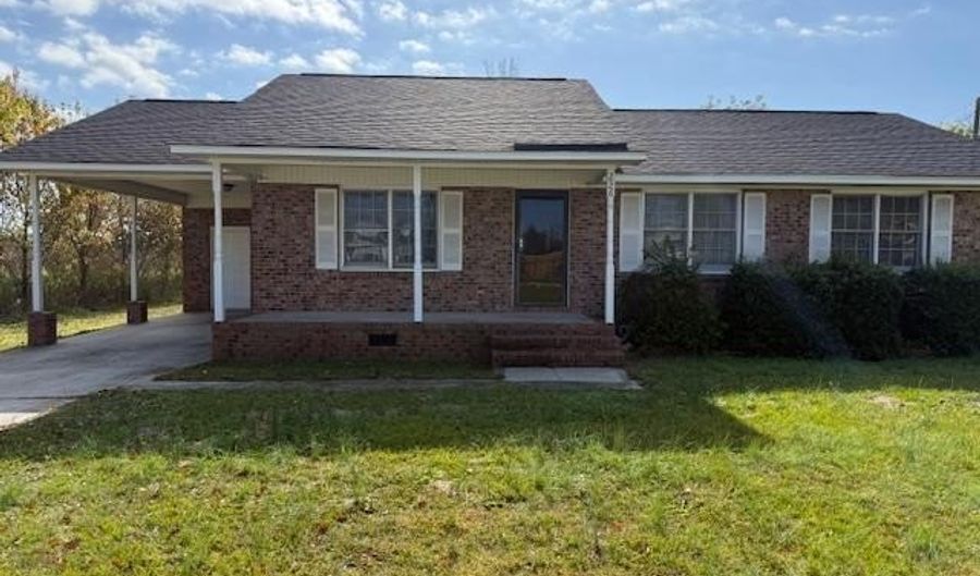 226 Smythe St, Bennettsville, SC 29512 - 3 Beds, 2 Bath