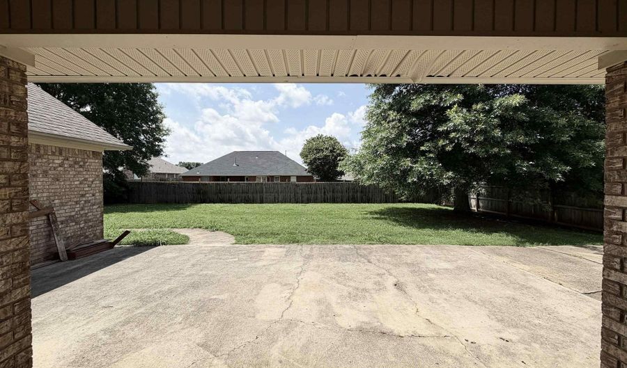 16874 Raspberry Ln, Athens, AL 35613 - 4 Beds, 3 Bath