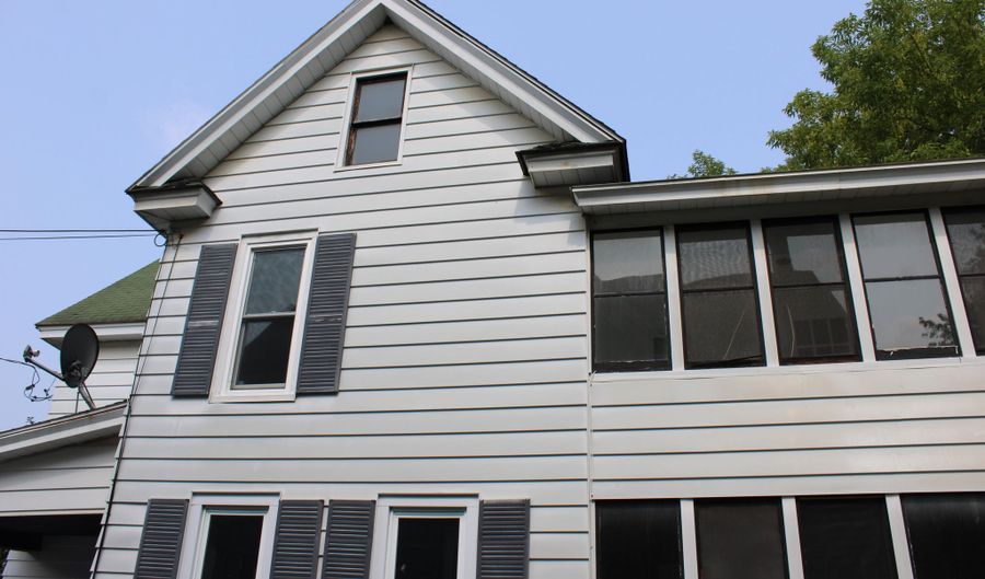 27 Trinity Pl, Amsterdam, NY 12010 - 3 Beds, 1 Bath