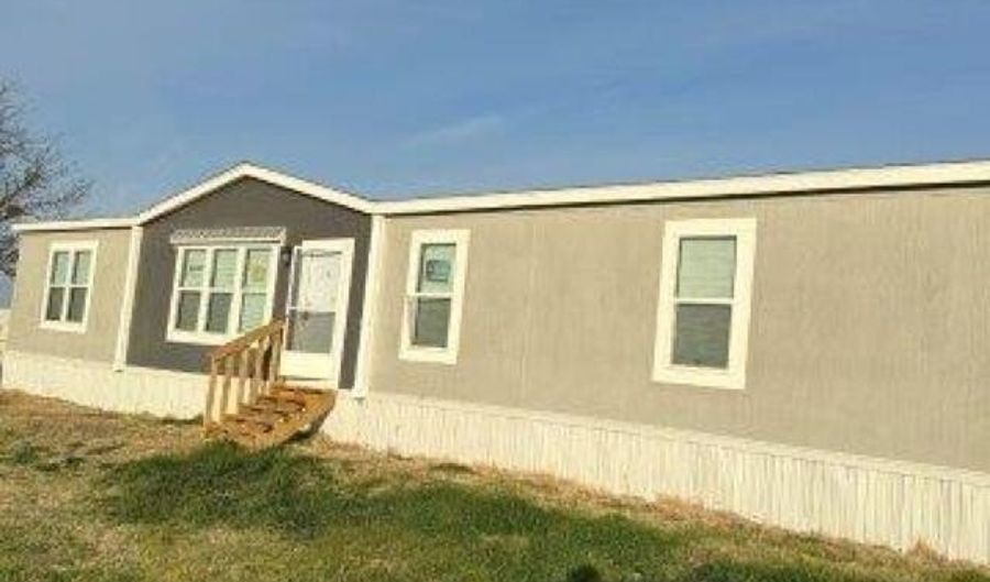 811 NE Front St, Millsap, TX 76066 - 5 Beds, 2 Bath