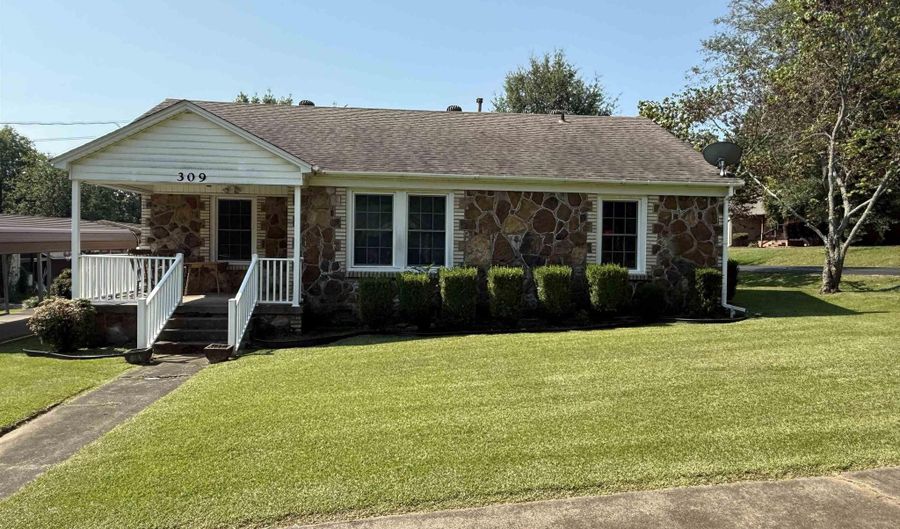309 W Cleveland St, Bald Knob, AR 72010 - 3 Beds, 2 Bath