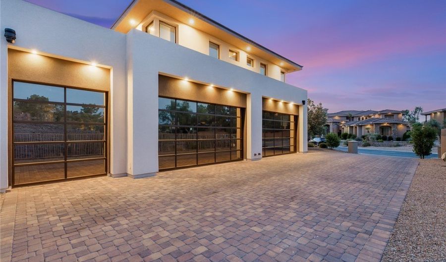 5 Crystal Tree Pass, Henderson, NV 89052 - 6 Beds, 9 Bath
