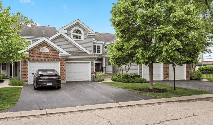 1937 N Coldspring Rd, Arlington Heights, IL 60004 - 2 Beds, 2 Bath