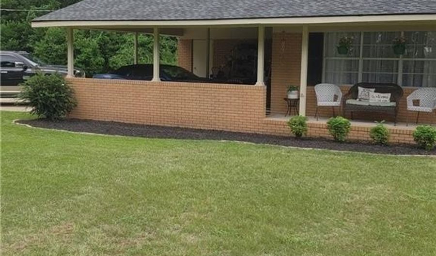 409 Dykes St, Alma, GA 31510 - 3 Beds, 2 Bath