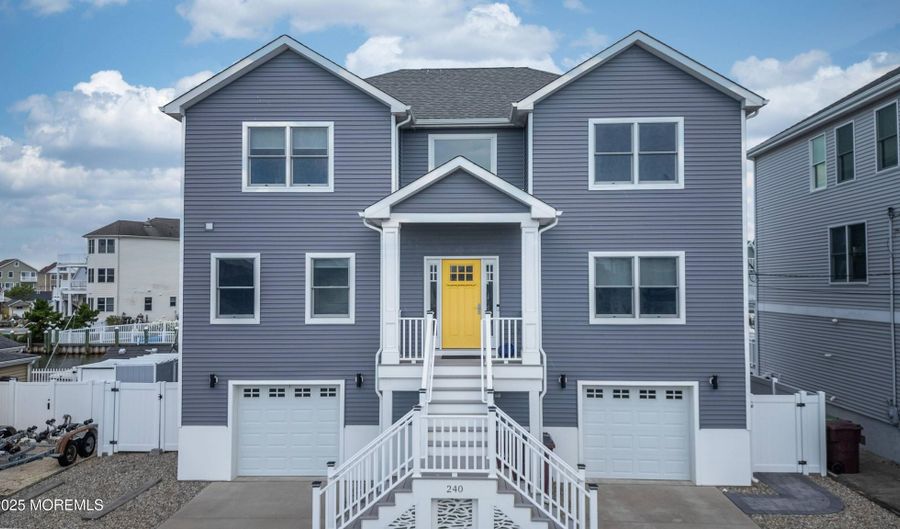 240 Fernwood Dr, Bayville, NJ 08721 - 4 Beds, 4 Bath