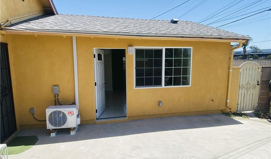 2558 W Lullaby Ln STUDIO, Anaheim, CA 92804 - 0 Beds, 1 Bath