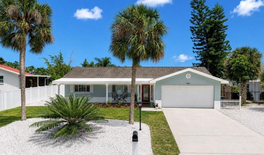 6513 ABACO Dr, Apollo Beach, FL 33572 - 3 Beds, 2 Bath