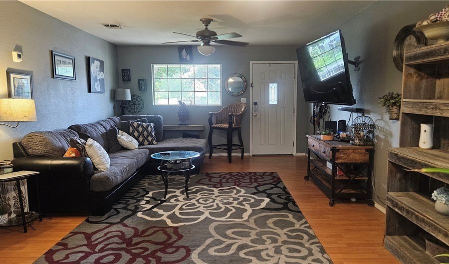 718 Seabreeze St, Alice, TX 78332 - 3 Beds, 2 Bath