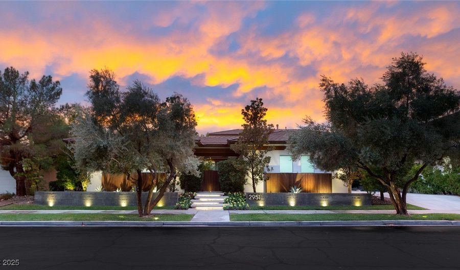 2951 Brighton Creek Ct, Las Vegas, NV 89135 - 4 Beds, 4 Bath
