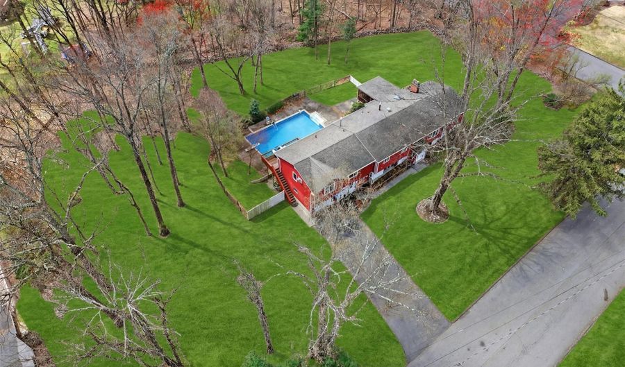 11 Kent Rd, Airmont, NY 10952 - 5 Beds, 3 Bath