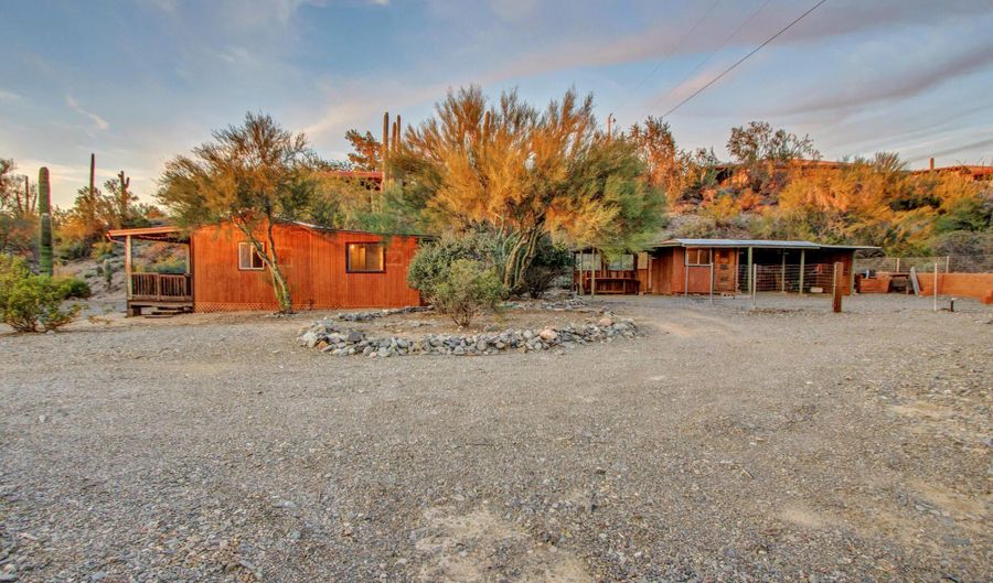 7143 E HIGHLAND Rd, Cave Creek, AZ 85331 - 3 Beds, 3 Bath