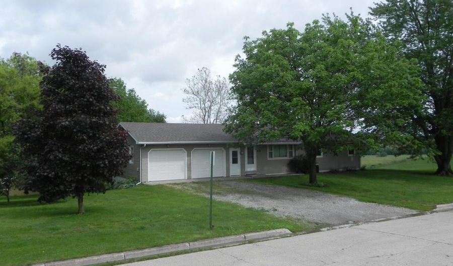 101 Orchard St, Bedford, IA 50833 - 5 Beds, 1 Bath