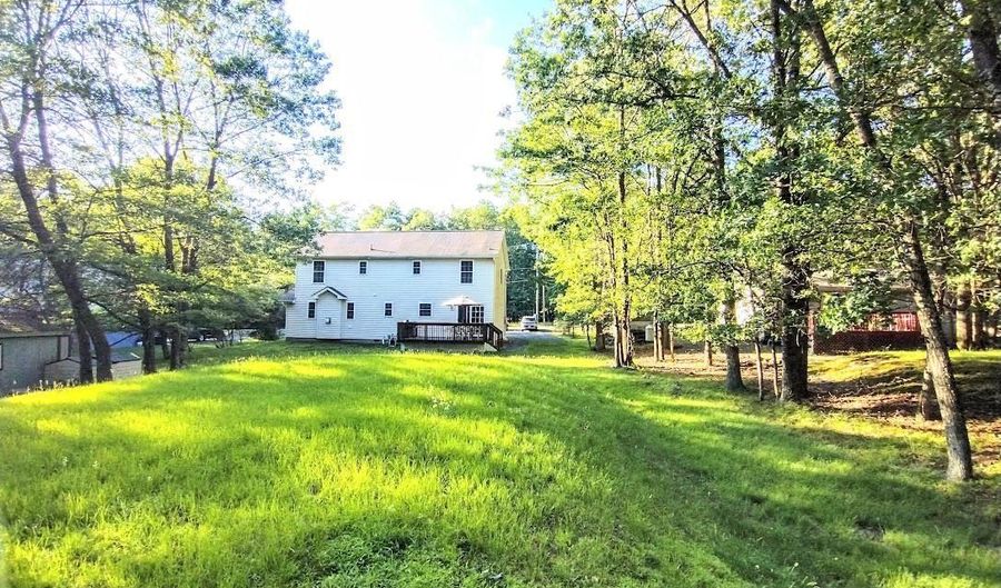 146 HUNTER Ln, Albrightsville, PA 18210 - 6 Beds, 2 Bath