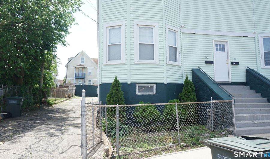 136 Sherman St 142, Bridgeport, CT 06608 - 4 Beds, 2 Bath