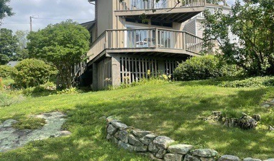 102 Riverview Ave, Branford, CT 06405 - 2 Beds, 2 Bath