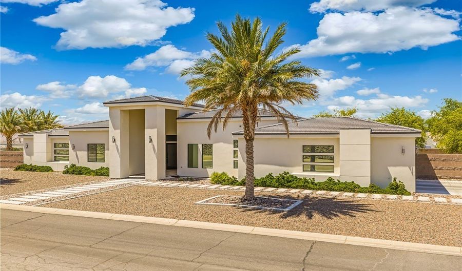 1817 Stovall St, Bullhead City, AZ 86442 - 4 Beds, 4 Bath